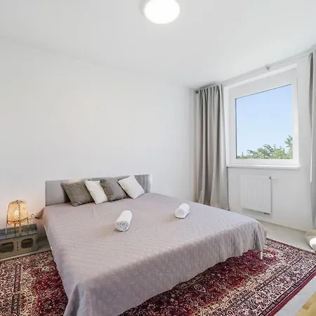 Sunny Minimalist Flat With Balcony Apartment