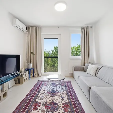 Apartment Sunny Minimalist Flat With Balcony Pressburg