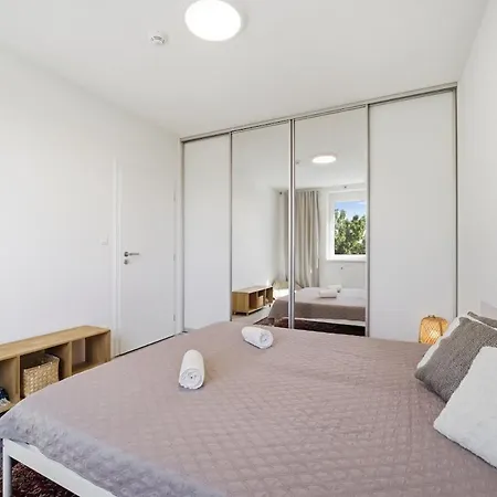 Apartment Sunny Minimalist Flat With Balcony