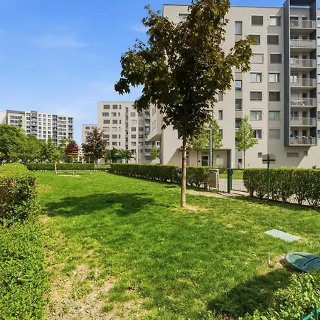 Sunny Minimalist Flat With Balcony Apartment *