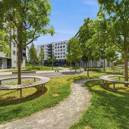 Sunny Minimalist Flat With Balcony * Pressburg